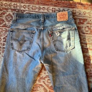 Perfectly worn in Levi’s 559 relaxed straight